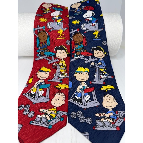 Peanuts Other - Peanuts Charlie Brown and Gang Fitness Gym Workout Necktie Red Blue Set